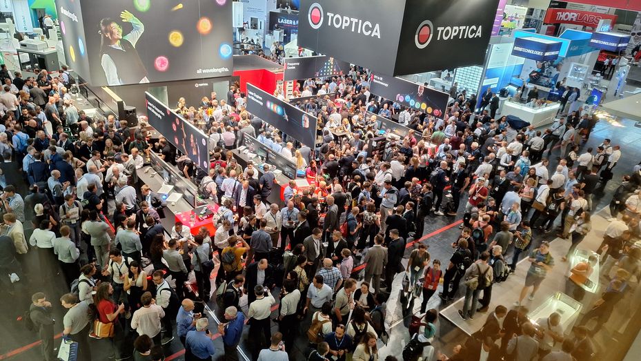 The TOPTICA booth party was a great opportunity for direct exchange and deepening or establishing relationships. Image: TOPTICA