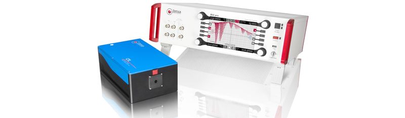 Covering the 900nm region with wide mode-hop-free tuning